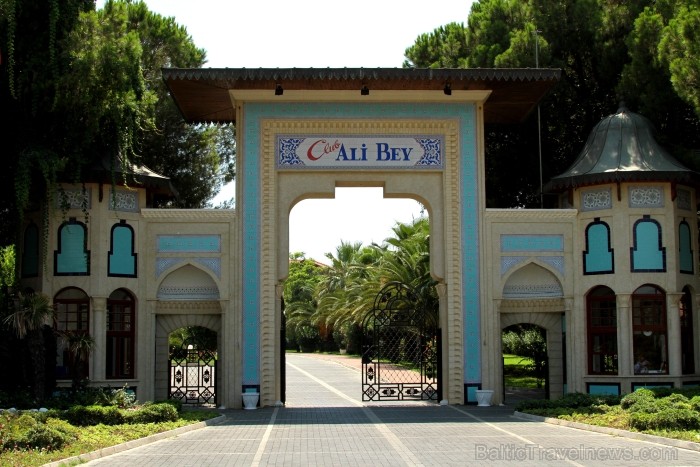 2011.gadā viesnīca nomainīja nosaukumu (ex. Club Ali Bey Belek). Vairāk informācijas par viesnīcu Club Gural Premier Belek un ceļojumu cenas TEZ TOUR  60156