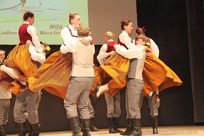 Koncerts «Deju karuselis» 22.05.2011 Ogrē. Vairāk par Ogres novadu uzzināsiet - www.latvijascentrs.lv Koncerts «Deju karuselis» 22.05.2011 Ogrē. Vairāk par Ogres novadu uzzināsiet - www.latvijascentrs.lv 60269