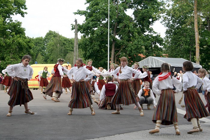 Tautas deju festivāls «Latvju bērni danci veda» Jēkabpilī, 28.05.2011 61017