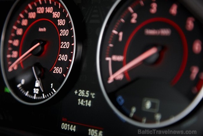 Jaunais BMW 1.sērijas F20 modelis, kas ir otrās paaudzes modelis un pircēji to varēs iegādāties jau 2011.gada rudenī. Foto: BMW.com Jaunais BMW 1.sērijas F20 modelis, kas ir otrās paaudzes modelis un pircēji to varēs iegādāties jau 2011.gada rudenī. Foto: BMW.com 61477