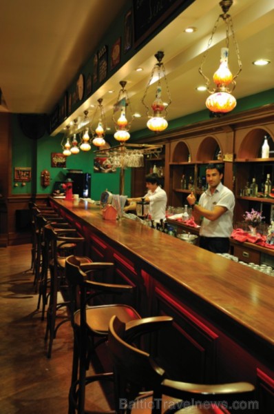 Viens no sešiem viesnīcas PR Club Kaplan bāriem 61603