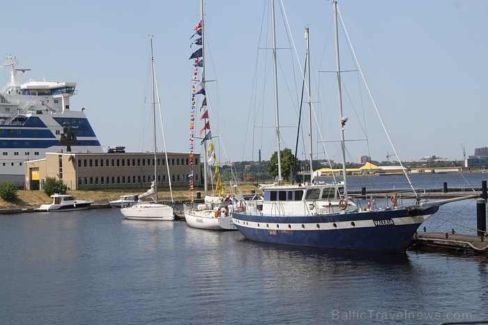 Latvijas jahta «Spaniel» dodas 10.06.2011 pēc kārtējās uzvaras regatē «The Tall Ships Races 2011» - www.tallshipsracesgreenock.com 61846