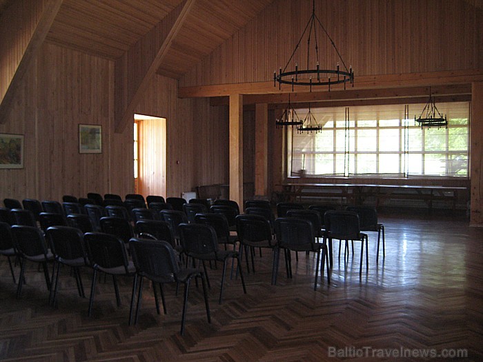 Svinību, konferenču un semināru telpa ir pietiekoši plaša, lai šeit varētu notikt daudzi interesanti notikumi Svinību, konferenču un semināru telpa ir pietiekoši plaša, lai šeit varētu notikt daudzi interesanti notikumi 61856