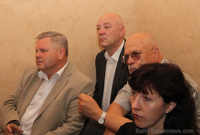 Latgales plānošanas reģions prezentē 15.06.2011 Kristapa Streiča un Jāņa Streiča īsfilmu «LATGALE atvērta sadarbībai» restorānā «Kamadena» Latgales plānošanas reģions prezentē 15.06.2011 Kristapa Streiča un Jāņa Streiča īsfilmu «LATGALE atvērta sadarbībai» restorānā «Kamadena» 62119