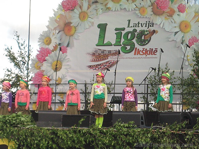 Līgo svētku koncerts «Latvija līgo Ikšķilē 2011» - vairāk bilžu un arī balva no Dikļu pils - Fb.com/Travelnews.lv 62300