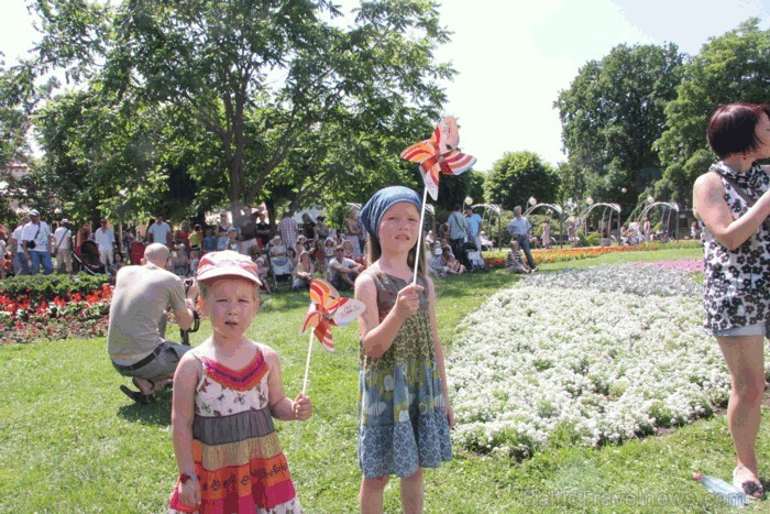 Foto: Jūrmalas TIC. 02.07.2011 Jūrmalā notika Jomas ielas svētki, kuri pulcēja tūkstošiem pilsētnieku, pilsētas viesu, baikeru un sportistu. Vairāk in 62844