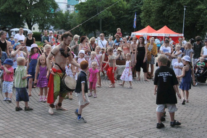 Foto: Jūrmalas TIC. 02.07.2011 Jūrmalā notika Jomas ielas svētki, kuri pulcēja tūkstošiem pilsētnieku, pilsētas viesu, baikeru un sportistu. Vairāk in Foto: Jūrmalas TIC. 02.07.2011 Jūrmalā notika Jomas ielas svētki, kuri pulcēja tūkstošiem pilsētnieku, pilsētas viesu, baikeru un sportistu. Vairāk in 62864