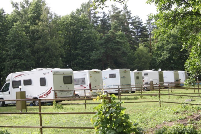 Kempings Siveri (www.campsiveri.lv, 29278599) atrodas Krāslavas un Dagdas novados pie Sīvera ezera, kas ir 9.lielākais Latvijā. Kempings Siveri (www.campsiveri.lv, 29278599) atrodas Krāslavas un Dagdas novados pie Sīvera ezera, kas ir 9.lielākais Latvijā. 62881