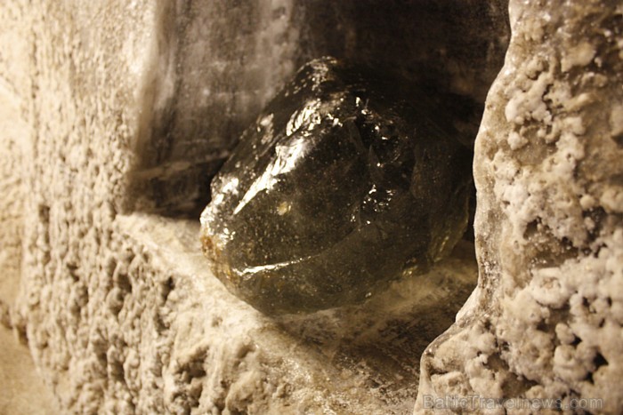 Lielākais atrastais sāls kristāls 63109