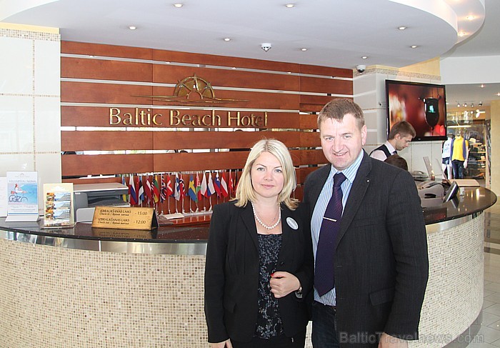 Baltic Beach Hotel (www.balticbeach.lv) mārketinga daļas vadītāja Inga Titarenko un BalticTravelnews.com direktors Aivars Mackevičs Baltic Beach Hotel (www.balticbeach.lv) mārketinga daļas vadītāja Inga Titarenko un BalticTravelnews.com direktors Aivars Mackevičs 63797