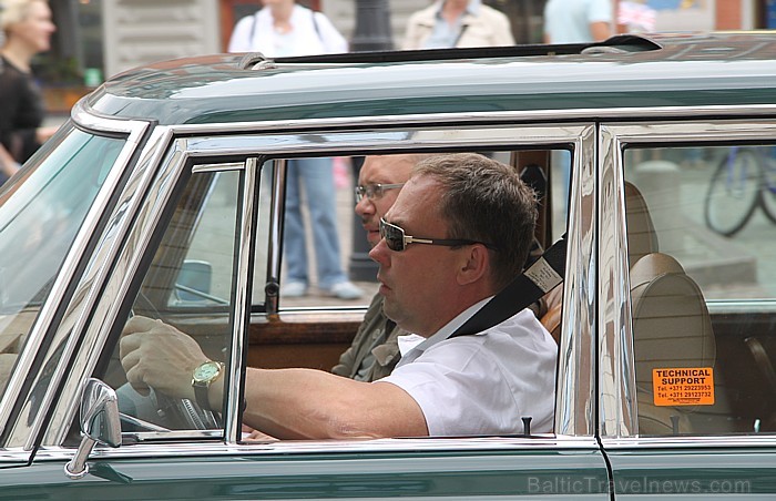 3. starptautiskais Dikļu pils retro rallijs, kas norisinājās 14.-16.07.2011, viesojās arī Rīgā (www.diklipalacehotel.com) 3. starptautiskais Dikļu pils retro rallijs, kas norisinājās 14.-16.07.2011, viesojās arī Rīgā (www.diklipalacehotel.com) 64242