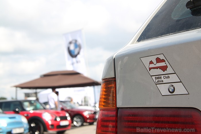 To rīkoja oficiālais Latvijas BMW klubs un tā sadarbības partneris oficiālais BMW pārstāvis Latvijā To rīkoja oficiālais Latvijas BMW klubs un tā sadarbības partneris oficiālais BMW pārstāvis Latvijā 64622
