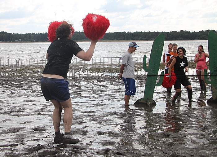 23.07.2011 Ikšķilē noris jau otrais Latvijas Dubļu festivāls 64761