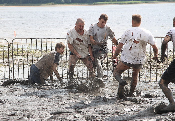 23.07.2011 Ikšķilē noris jau otrais Latvijas Dubļu festivāls (www.parstipru.lv) 64766