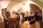 Latviešu restorāns Taverna atrodas Jēkaba kazarmās un piedāvā nobaudīt īstus latviešu ēdienus 2