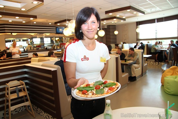Jaunais «Čili Pica» restorāns (www.e-pica.lv) tika 04.08.2011 atklāts iepirkšanās centrā «Olimpia» 65355