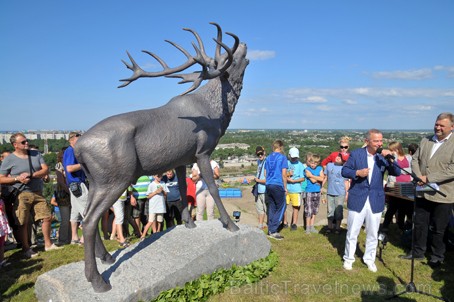 Venstpils svētku laikā, kas notiks no 5. līdz 7.augustam, Piedzīvojumu parkā tika atklāta skulptūra Staltbriežiem Kurzemē-100 65455