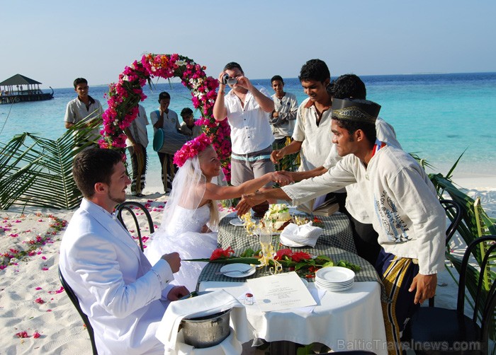 Kā vienu no romantiskākajām vietām kāzu svinībām Antario Travel iesaka Maldīvu salas (www.antario.lv) 65721