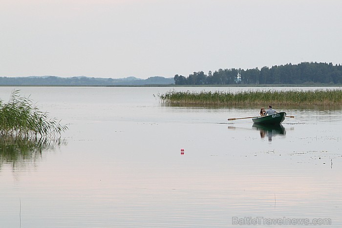 Sivera ezera svētkiem ir jau ilga vēsture, kuru rīko Skaistas, Kombuļu un Aulejas pagasti, bet 2011. gadā šos svētkus jau atbalsta arī Krāslavas novad Sivera ezera svētkiem ir jau ilga vēsture, kuru rīko Skaistas, Kombuļu un Aulejas pagasti, bet 2011. gadā šos svētkus jau atbalsta arī Krāslavas novad 65730