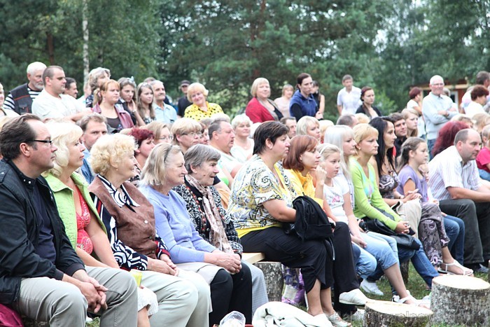 Uz «Sivera ezera svētkiem 2011» pulcējas vairāki simti Skaistas pagasta iedzīvotāju, krāslaviešu un tūristu Uz «Sivera ezera svētkiem 2011» pulcējas vairāki simti Skaistas pagasta iedzīvotāju, krāslaviešu un tūristu 65736