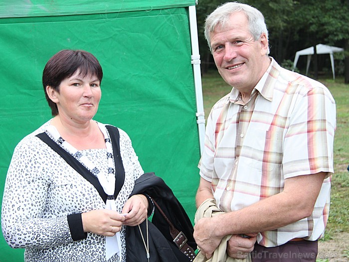 «Sivera ezera svētki 2011» mākslinieciskie vadītāji - Olga Lukjanska (Asūne) un Jāzeps Dobkevičs (Krāslava) «Sivera ezera svētki 2011» mākslinieciskie vadītāji - Olga Lukjanska (Asūne) un Jāzeps Dobkevičs (Krāslava) 65737