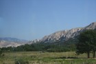 Baška pilsētu puslokā iekļauj Velebitas kalni 2