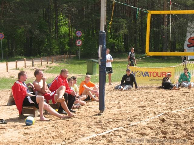 Pēc kārtīgiem mačiem ir jāpiesēž un jāatvelk elpa – Valmiera Beach 2011 labākie, stiprākie un izturīgākie spēlētāji 66377