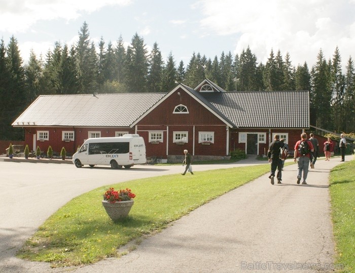Ronnvikin Viinitila atrodas ciematiņā Latikkala un piedāvā arī banketu organizēšanu un svinēšanu. Rezervē lidojumu:www.ryanair.com 66998