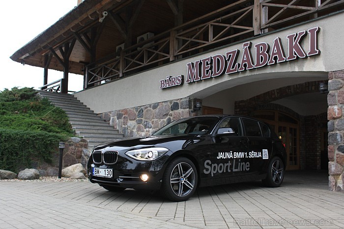 Travelnews.lv testē jauno BMW 120d Sport Line, apciemojot viesu namu Medzābaki (www.medzabaki.lv), kas atrodas no Rīgas īsi pirms Saulkrastiem. Foto:  67543