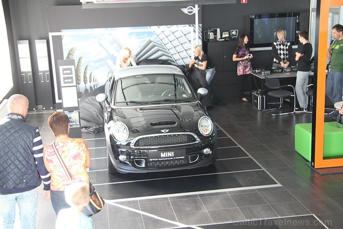 MINI Coupé prezentācija BM Auto www.BMauto.lv, kas notika 1.10.2011. Tas būs pirmais divvietīgais auto MINI klāstā. MINI Coupé prezentācija BM Auto www.BMauto.lv, kas notika 1.10.2011. Tas būs pirmais divvietīgais auto MINI klāstā. 67554