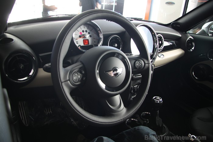 MINI Coupé prezentācija BM Auto www.BMauto.lv, kas notika 1.10.2011. Tas būs pirmais divvietīgais auto MINI klāstā. MINI Coupé prezentācija BM Auto www.BMauto.lv, kas notika 1.10.2011. Tas būs pirmais divvietīgais auto MINI klāstā. 67559