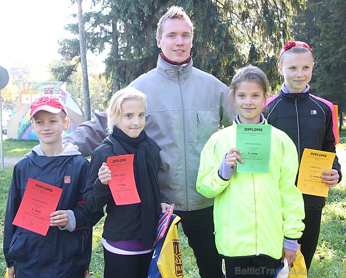 Ogres novada rudens kross pulcē sportistus Zilajos kalnos 09.10.2011 - uzvarētāji no Ogres sporta centra Ogres novada rudens kross pulcē sportistus Zilajos kalnos 09.10.2011 - uzvarētāji no Ogres sporta centra 67693