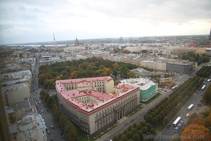 Vienīgais kokteiļu bārs debesīs ar labāko skatu Rīgā atrodas viesnīcas Radisson Blu Latvija 26. stāvā - www.skylinebar.lv Vienīgais kokteiļu bārs debesīs ar labāko skatu Rīgā atrodas viesnīcas Radisson Blu Latvija 26. stāvā - www.skylinebar.lv 67772