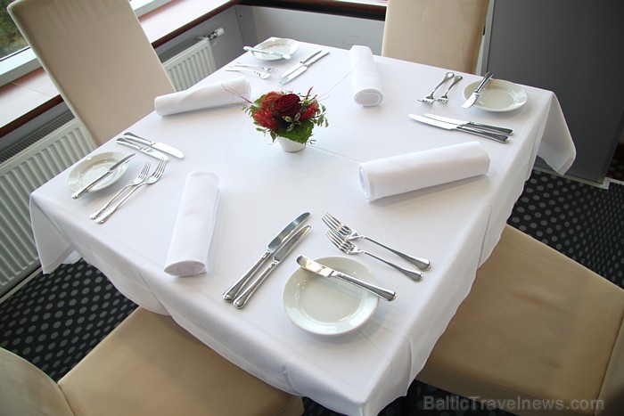 Islande Hotel 13.10.2011 prezentē jauno DINAMO ēdienkarti kopā ar hokeja komandu - www.islandehotel.lv Islande Hotel 13.10.2011 prezentē jauno DINAMO ēdienkarti kopā ar hokeja komandu - www.islandehotel.lv