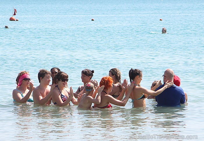 Hurgadas četru zvaigžņu viesnīca InterContinental Abu Soma Resort tūristiem piedāvā burvīgu smilšu pludmali ar ērtu ienākšanu jūras peldei Hurgadas četru zvaigžņu viesnīca InterContinental Abu Soma Resort tūristiem piedāvā burvīgu smilšu pludmali ar ērtu ienākšanu jūras peldei 68086
