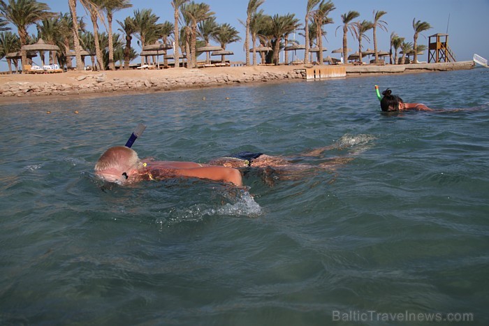 Hurgadas viesnīcas InterContinenetal Abu Soma Resort pludmale, ko piedāvā tūroperators Tez tour (www.teztour.lv), līdzinās mūsu jūrmalai, bet tikai ar Hurgadas viesnīcas InterContinenetal Abu Soma Resort pludmale, ko piedāvā tūroperators Tez tour (www.teztour.lv), līdzinās mūsu jūrmalai, bet tikai ar 68170