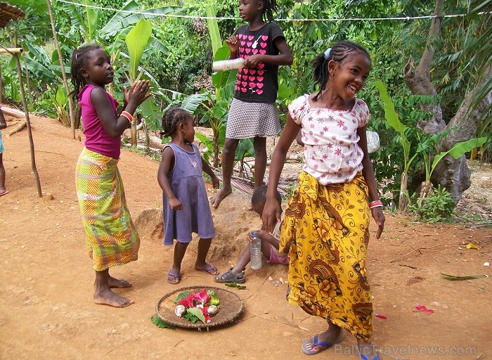 Balvas «Gada cilvēks tūrismā 2010» ieguvēja Gaida Matisone (avīzes Telegraf žurnāliste) apceļo noslēpumaino Madagaskaru Foto: Gaida Matisone Balvas «Gada cilvēks tūrismā 2010» ieguvēja Gaida Matisone (avīzes Telegraf žurnāliste) apceļo noslēpumaino Madagaskaru Foto: Gaida Matisone 68206