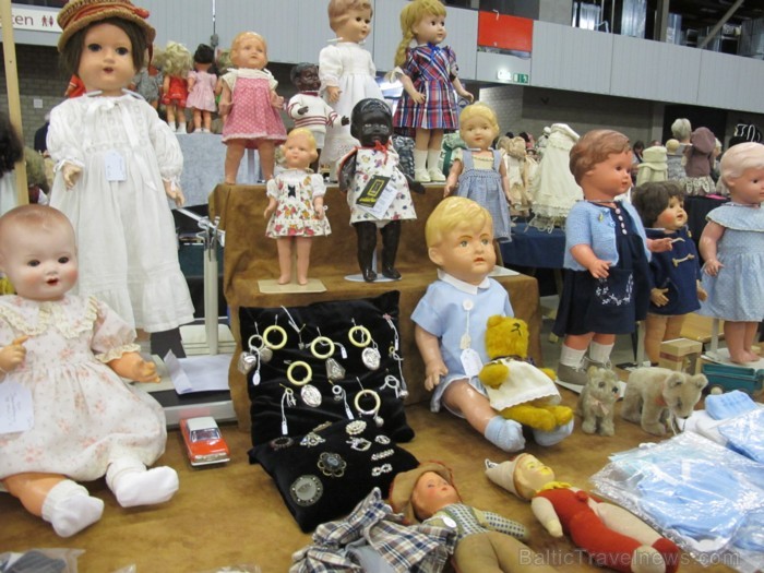 Nīderlandes leļļu un lāču birža - www.niesjewolters.nl 68666