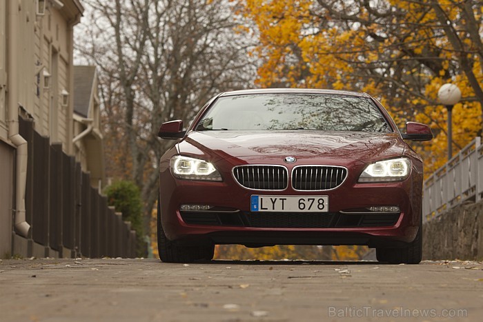 Testa braucienā varēja secināt, ka jaunais BMW 640d Coupe vislabāk patīk līdzeni un līkumoti asfalta ceļi, bet katru Latvijas ceļa bedri būs jāpiefiks 68719