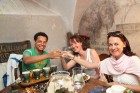 Karstasinīgs brazīlietis Rodžers Riko izbauda latviešu virtuvi un viesmīlību Vecrīgas restorānā Taverna - www.latvianfood.lv 14