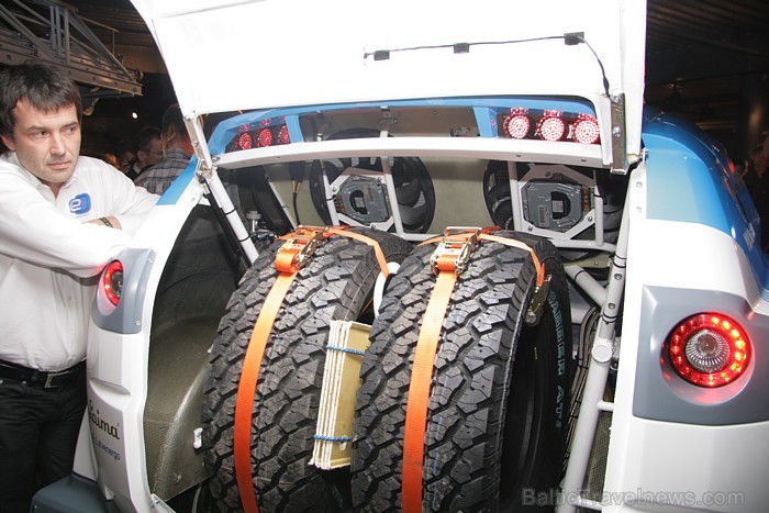 Pasaulē pirmais elektriskās piedziņas rallijreidu automobilis OSCar eO ir gatavs startam un to apliecina prezentācija 15.11.2011 Rīgas Motormuzejā - w Pasaulē pirmais elektriskās piedziņas rallijreidu automobilis OSCar eO ir gatavs startam un to apliecina prezentācija 15.11.2011 Rīgas Motormuzejā - w 69214