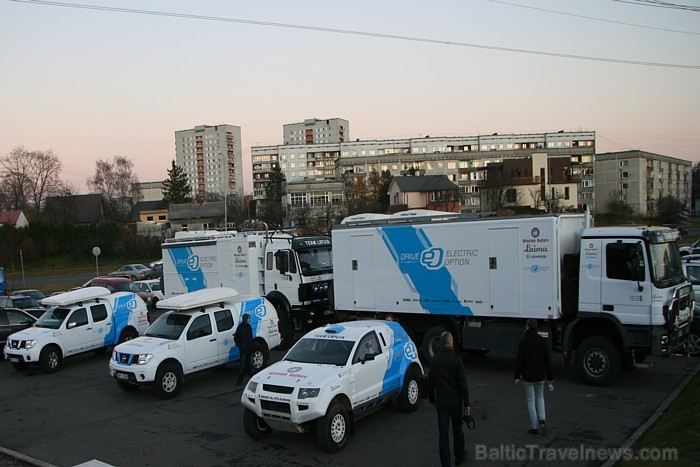 Pasaulē pirmais elektriskās piedziņas rallijreidu automobilis OSCar eO ir gatavs startam un to apliecina prezentācija 15.11.2011 Rīgas Motormuzejā - w Pasaulē pirmais elektriskās piedziņas rallijreidu automobilis OSCar eO ir gatavs startam un to apliecina prezentācija 15.11.2011 Rīgas Motormuzejā - w 69221