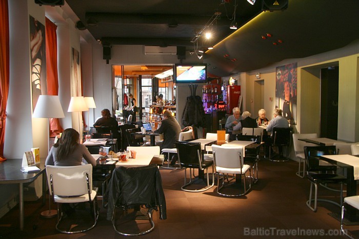 Vecrīgas restorāns Melnais kaķis Līvu laukumā ir izcila vieta biznesa pusdienām un vakara izklaidei. (www.kakis.lv) 69694