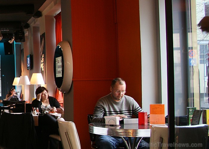 Vecrīgas restorāns Melnais kaķis Līvu laukumā ir izcila vieta biznesa pusdienām un vakara izklaidei. (www.kakis.lv) 69703