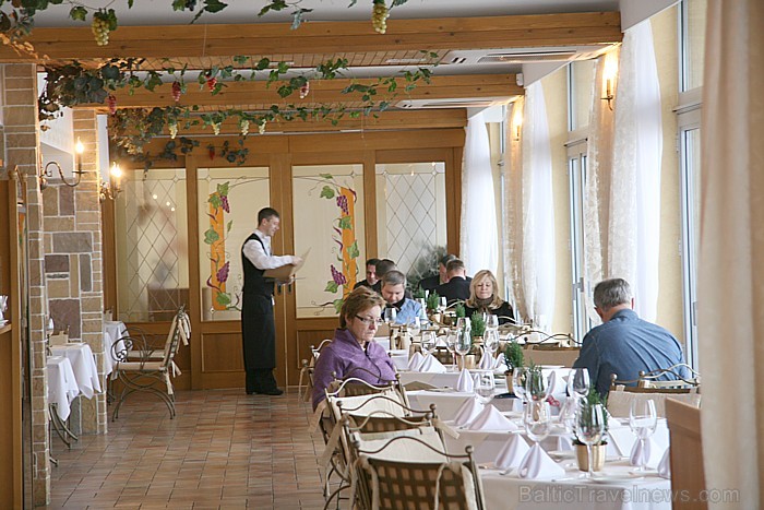 Piecu zvaigžņu viesnīca Baltic Beach Hotel ļauj baudīt garšīgas maltītes ar skatu uz jūrmalu www.balticbeach.lv Piecu zvaigžņu viesnīca Baltic Beach Hotel ļauj baudīt garšīgas maltītes ar skatu uz jūrmalu www.balticbeach.lv 70018