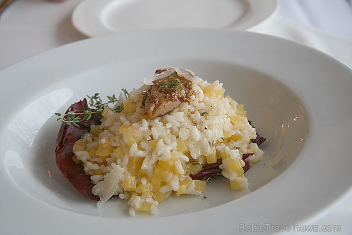 Piecu zvaigžņu viesnīca Baltic Beach Hotel ļauj baudīt garšīgas maltītes ar skatu uz jūrmalu www.balticbeach.lv 70024