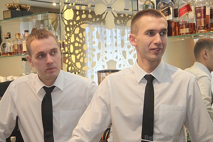 25 Rīgas restorānu un kafejnīcu šefpavāri kopā ar LIVE RĪGA ir izstrādājis projektu «Gaumīgi garšīgā galvaspilsēta Rīga» - www.liveriga.com 25 Rīgas restorānu un kafejnīcu šefpavāri kopā ar LIVE RĪGA ir izstrādājis projektu «Gaumīgi garšīgā galvaspilsēta Rīga» - www.liveriga.com 72390