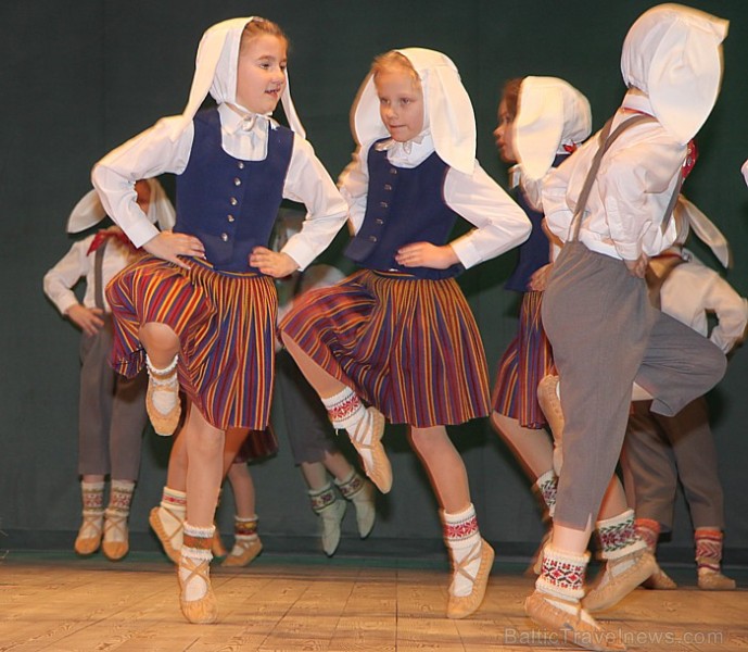 Tautas deju koncerts Ogres Kultūras centrā 10.03.2012 - informācija par tūrismu Ogrē - www.LatvijasCentrs.lv Tautas deju koncerts Ogres Kultūras centrā 10.03.2012 - informācija par tūrismu Ogrē - www.LatvijasCentrs.lv 72653