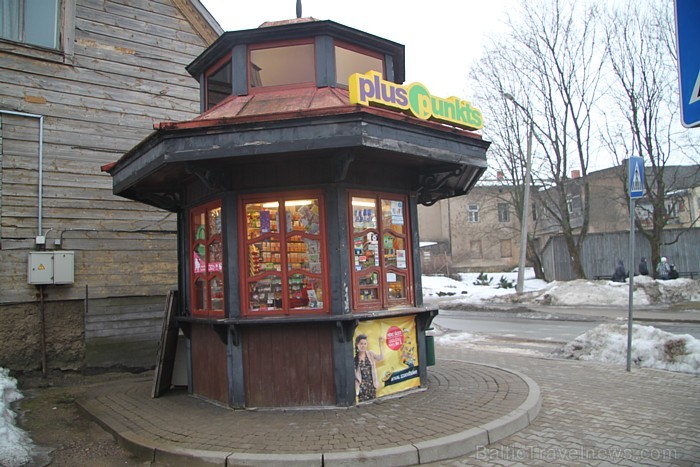 Limbaži ir viena no vecākajām Latvijas pilsētām, kurā dzīvo mazāk nekā 10 000 iedzīvotāju - www.visitlimbazi.lv Limbaži ir viena no vecākajām Latvijas pilsētām, kurā dzīvo mazāk nekā 10 000 iedzīvotāju - www.visitlimbazi.lv 72800
