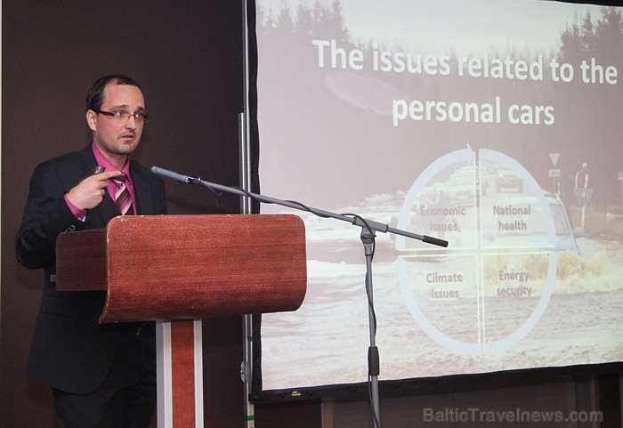 Igaunijas Ekonomikas ministrijas Tehnoloģiju un inovāciju nodaļas vadītājs Jarmo Tuisk. Autonoma Sixt organizē «Baltijas auto nozares forums 2012» vie Igaunijas Ekonomikas ministrijas Tehnoloģiju un inovāciju nodaļas vadītājs Jarmo Tuisk. Autonoma Sixt organizē «Baltijas auto nozares forums 2012» vie 72903